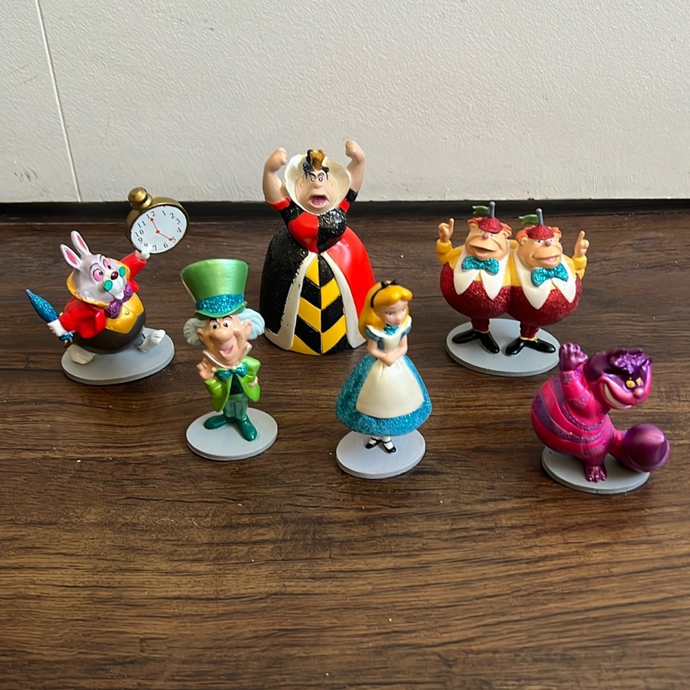 Alice in Wonderland Disney Store figures